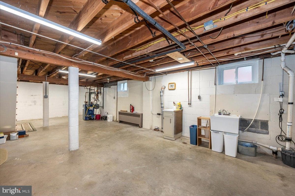 228 Bryan Place photo 40