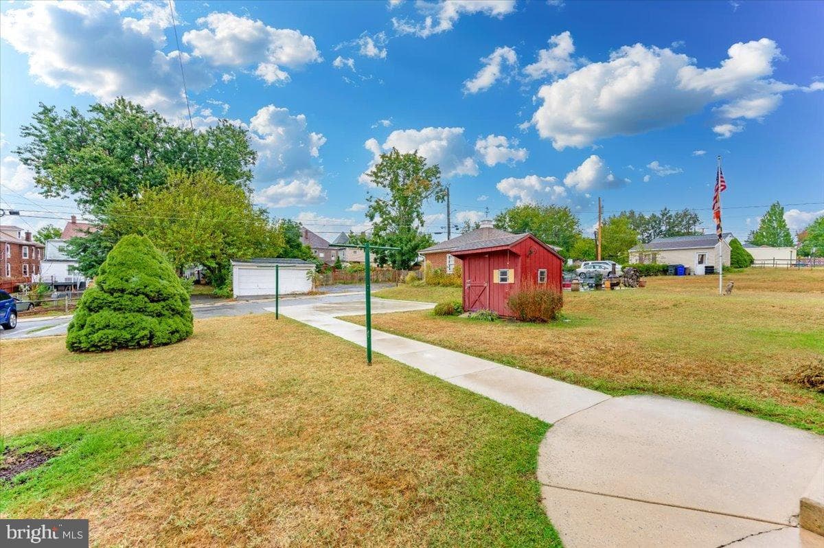 228 Bryan Place photo 57