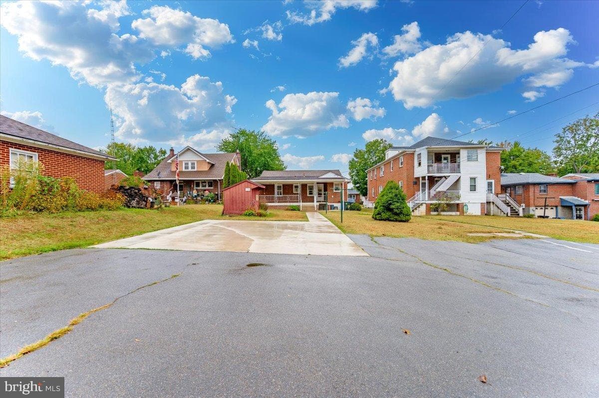 228 Bryan Place photo 63