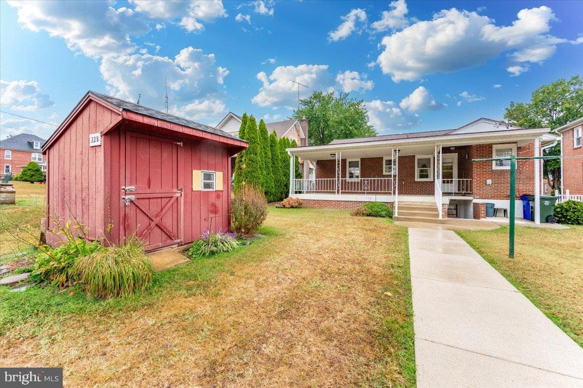 228 Bryan Place photo 66