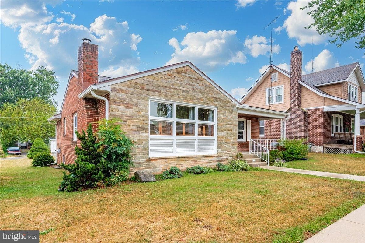 228 Bryan Place photo 68