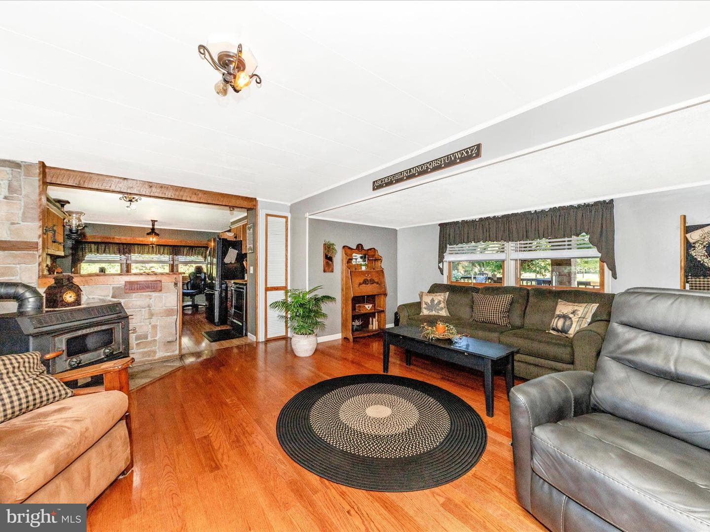13433 Kretsinger Road photo 23