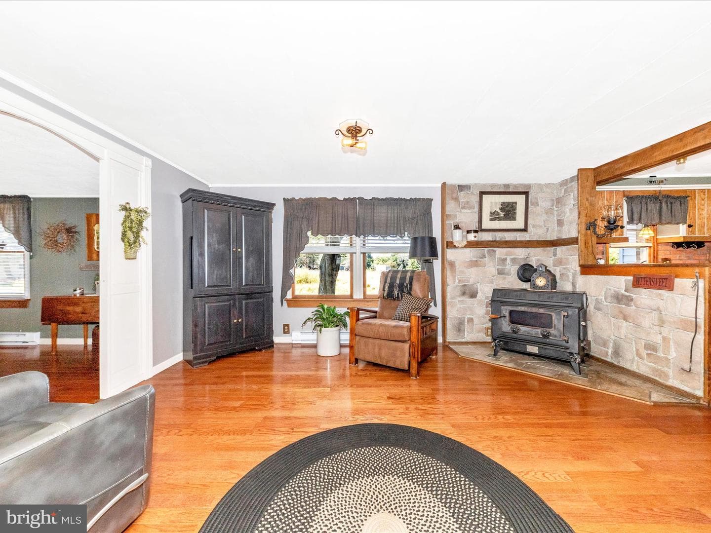 13433 Kretsinger Road photo 24