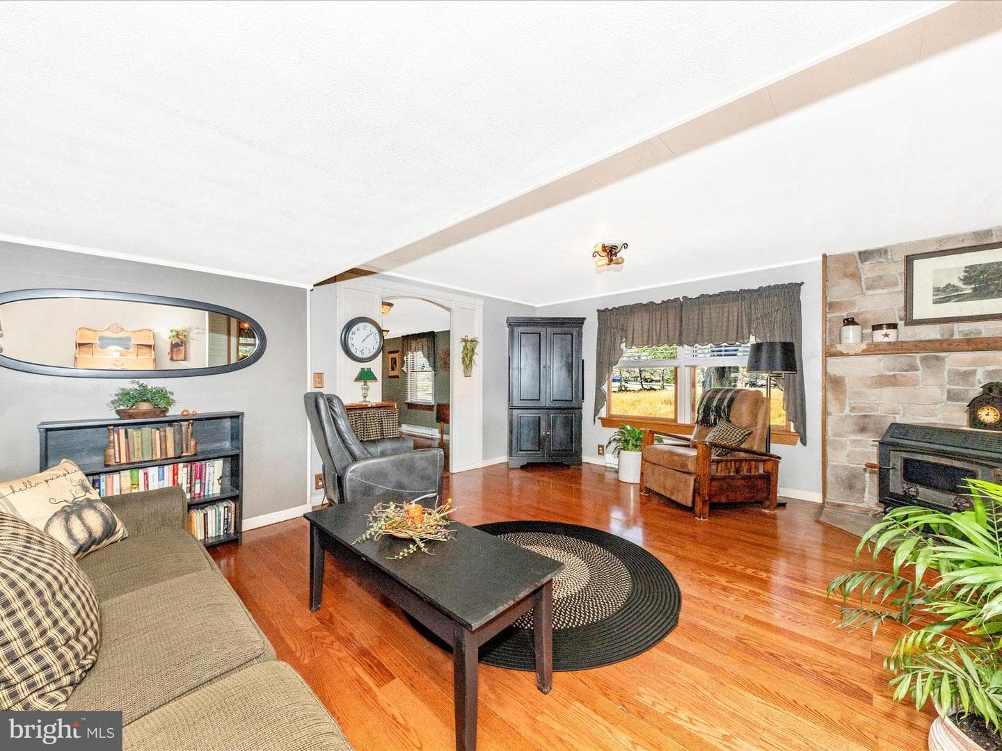 13433 Kretsinger Road photo 25