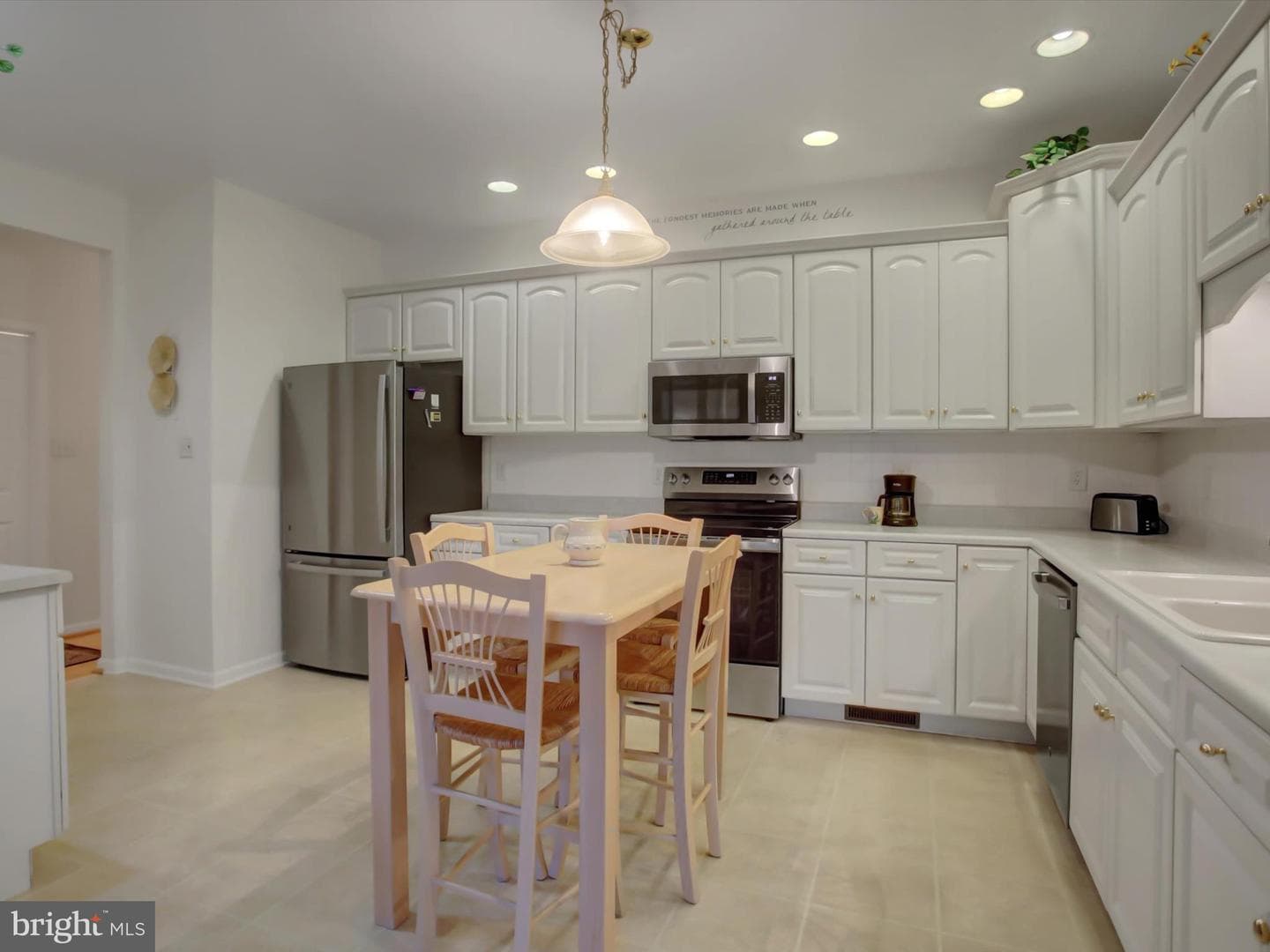 618 Trafalgar Drive photo 9