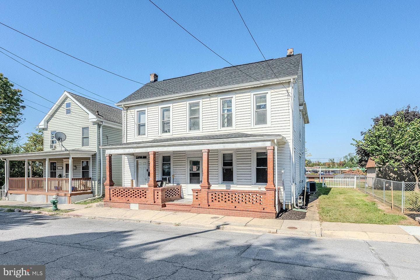 1037 & 1037 1/2 Spruce Street photo 2