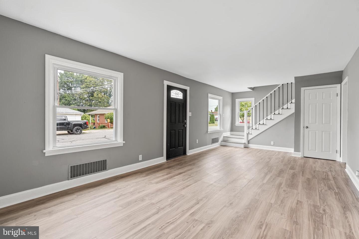 213 Garlinger Avenue photo 11