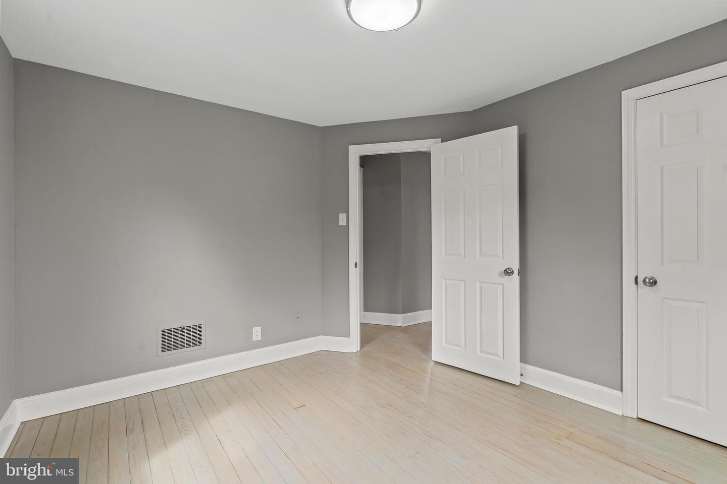 213 Garlinger Avenue photo 31