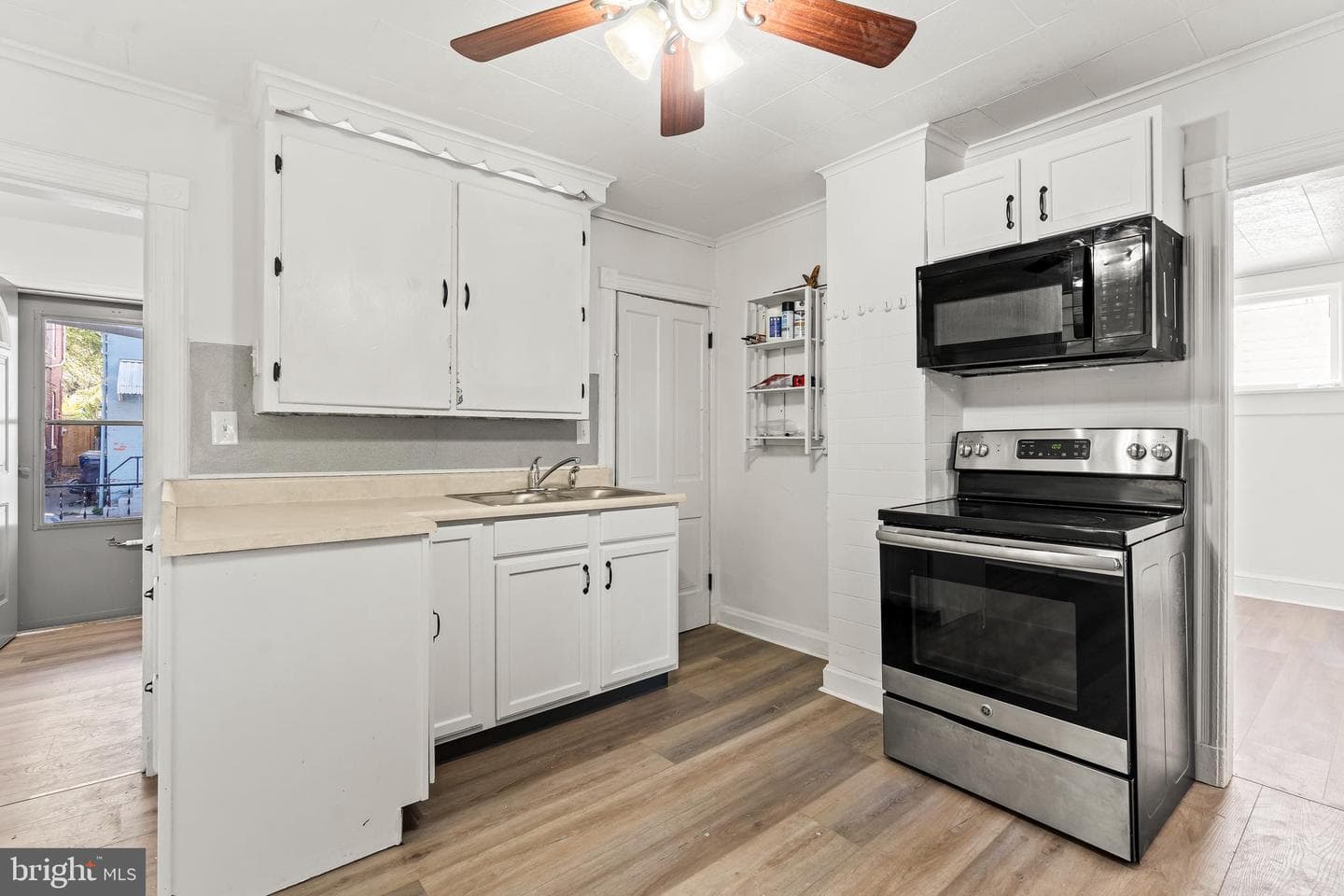 308 Locust Street photo 9