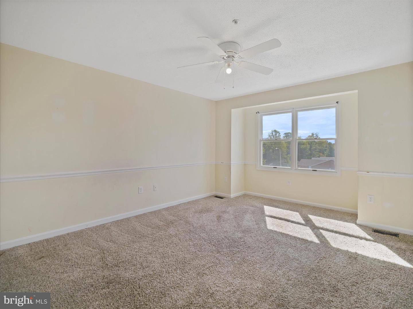 1006 W Irvin Avenue photo 25