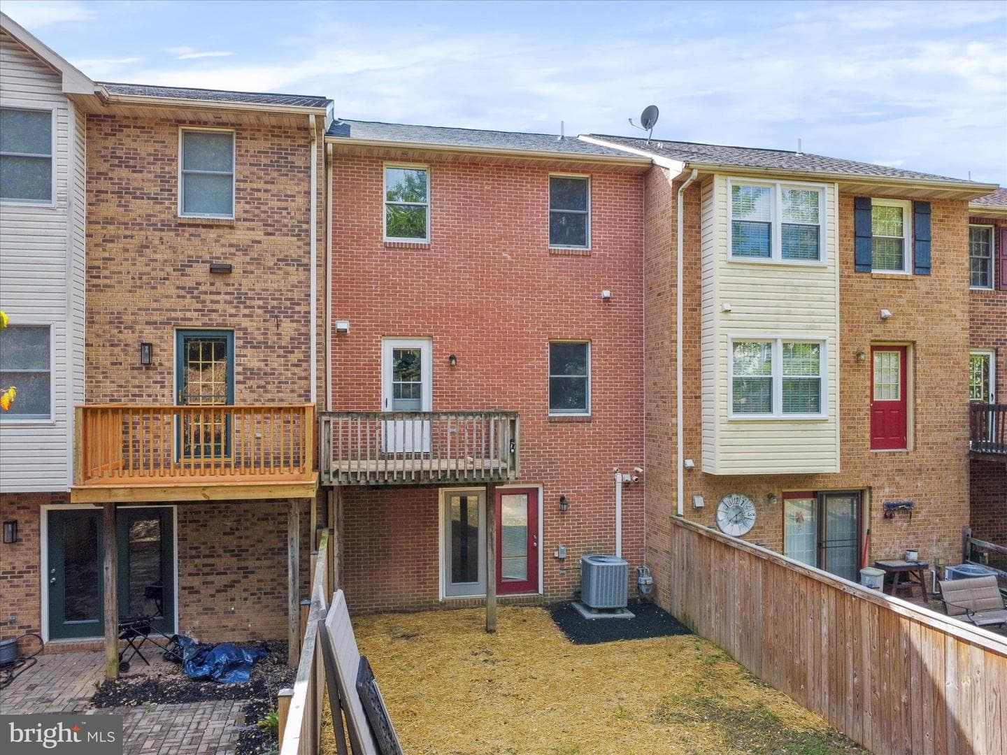 1006 W Irvin Avenue photo 30