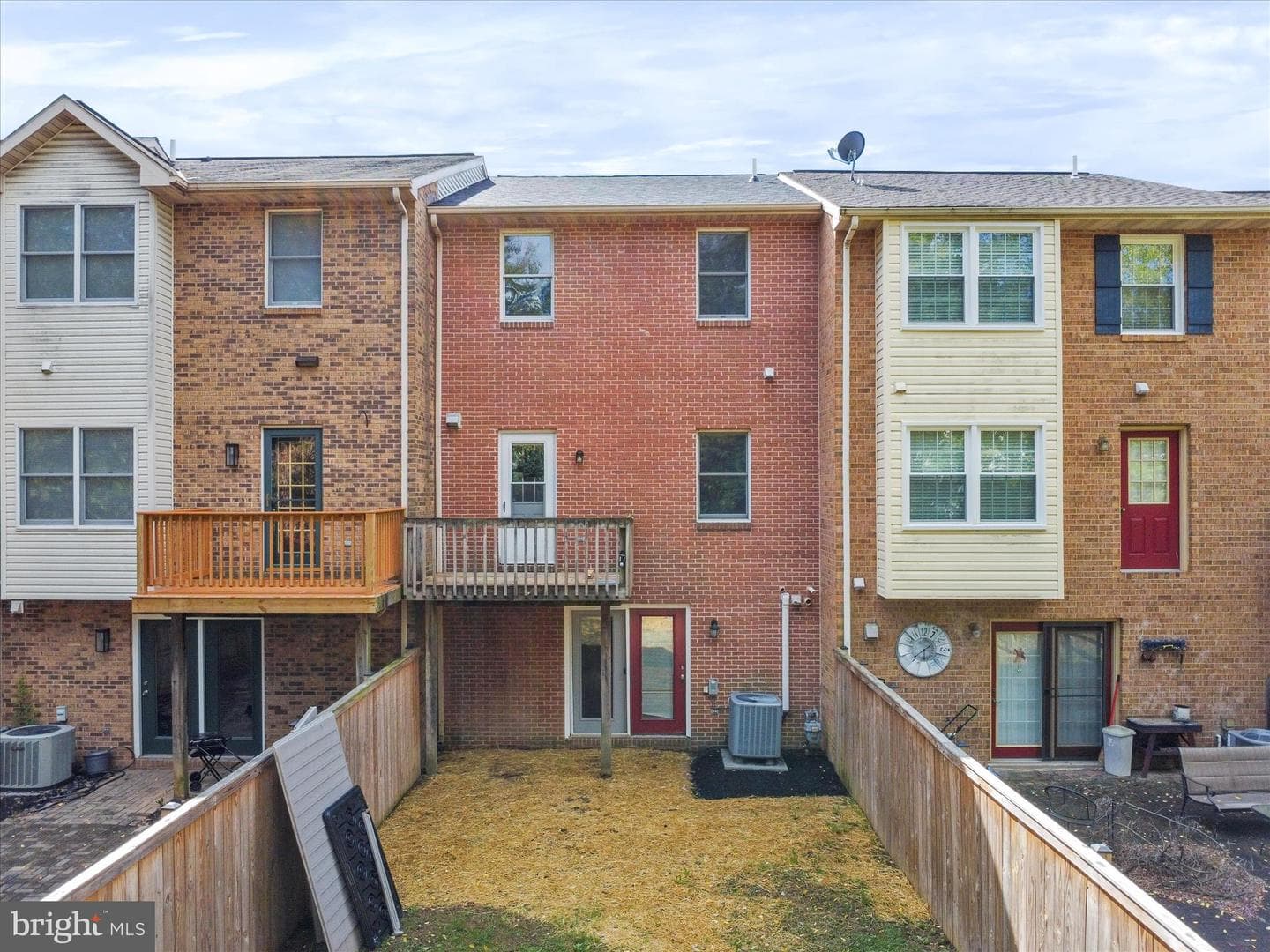 1006 W Irvin Avenue photo 32