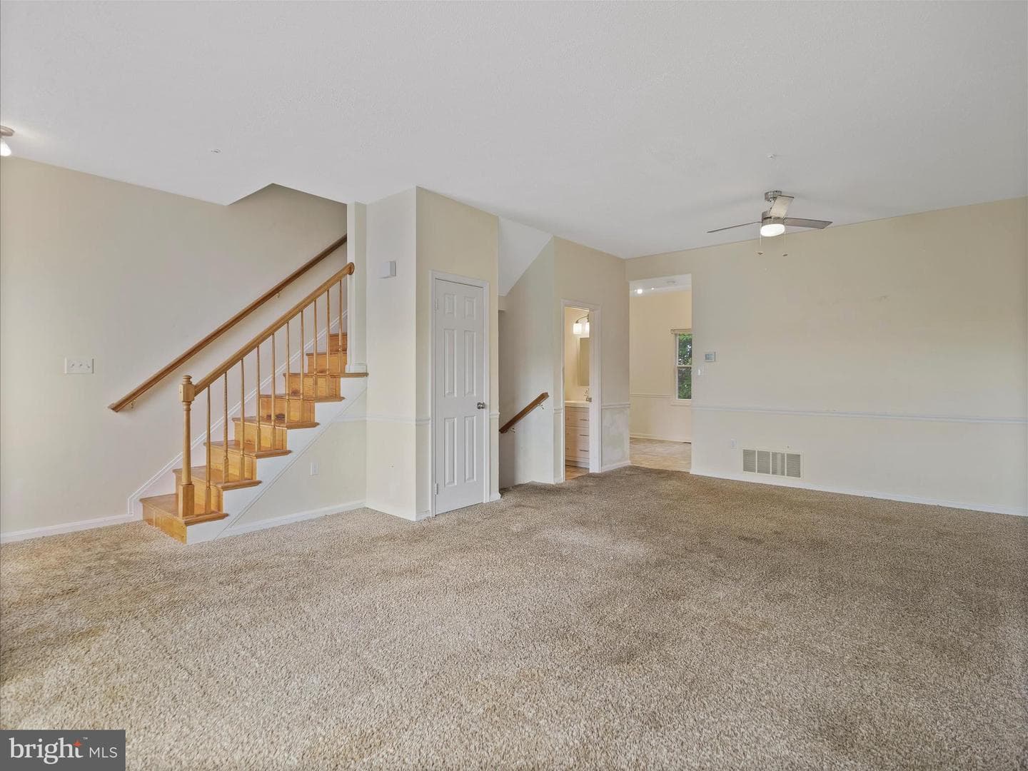 1006 W Irvin Avenue photo 6
