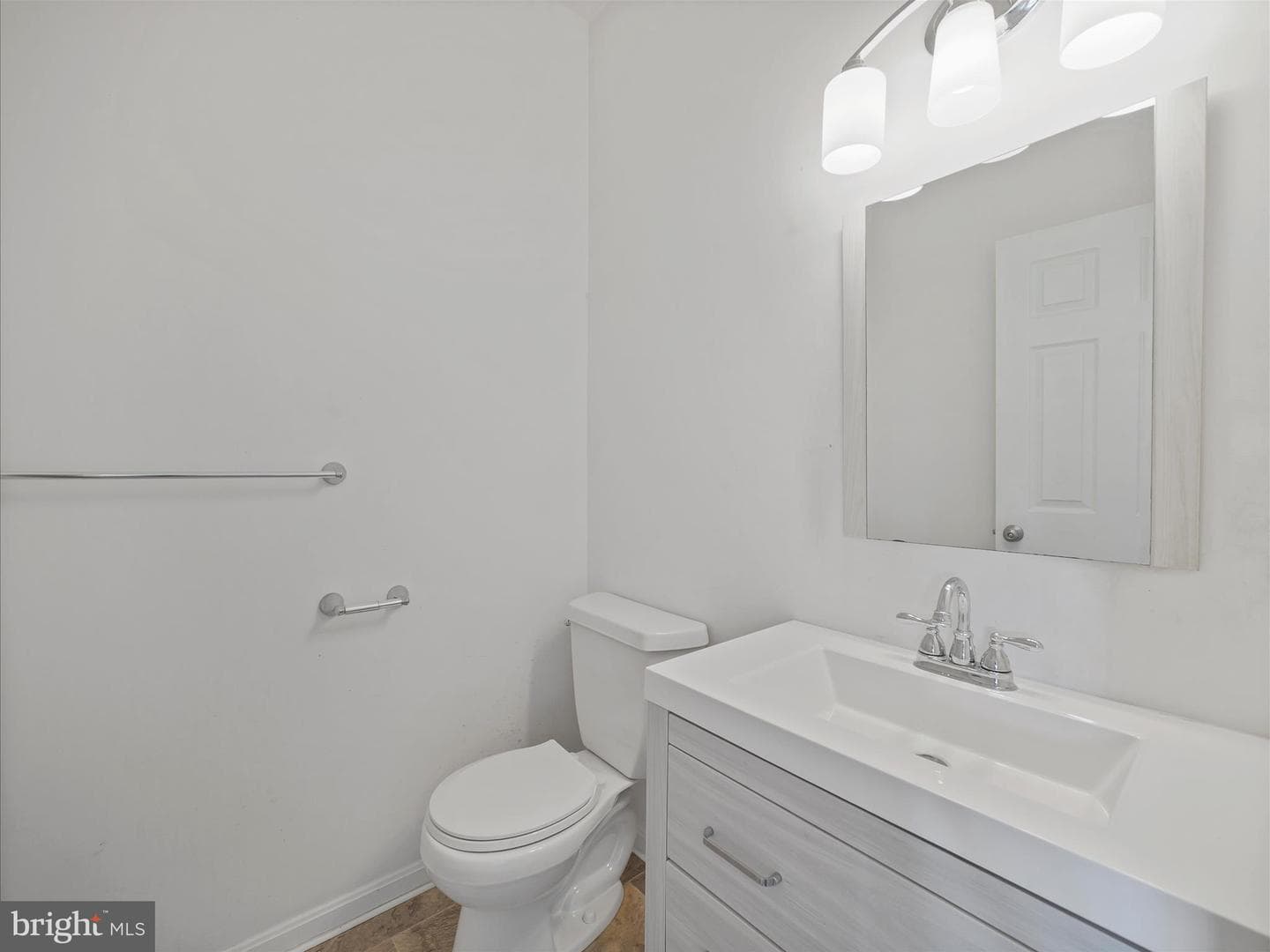 1006 W Irvin Avenue photo 7