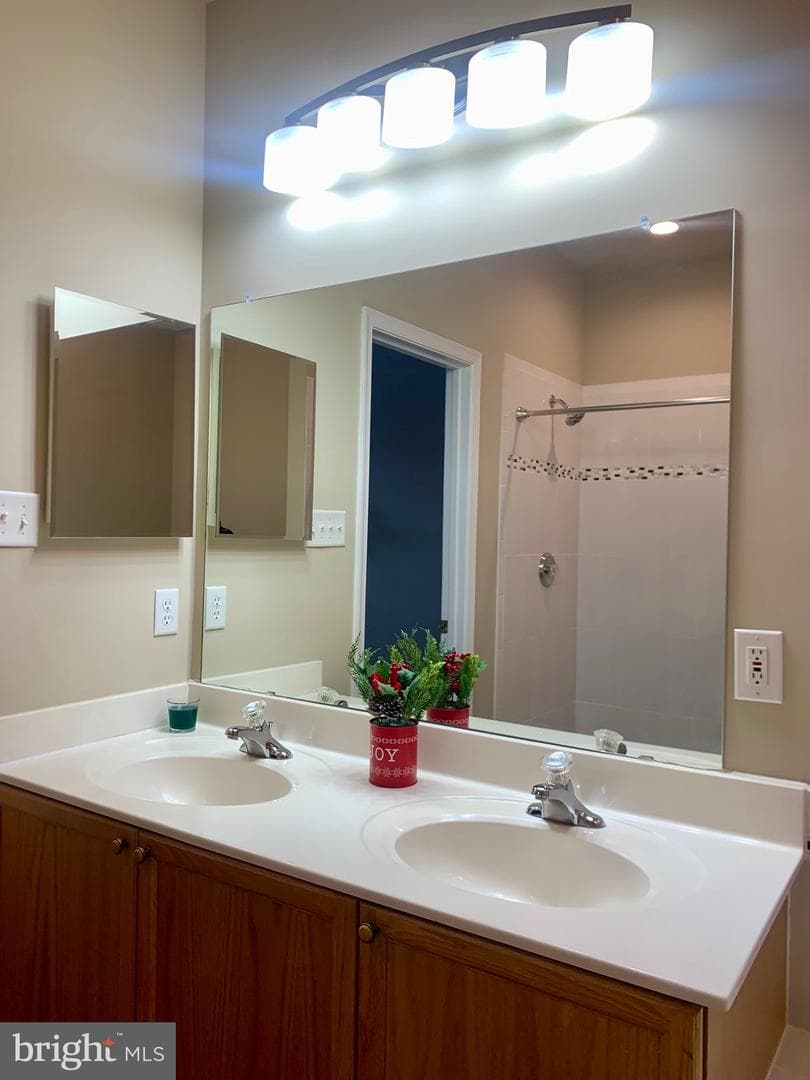 121 Colton Court photo 53