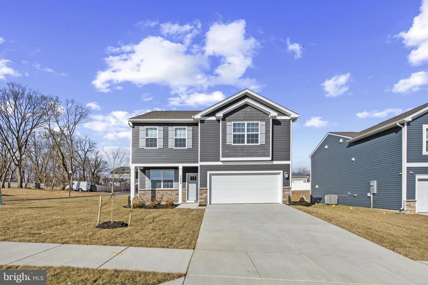 1235 Moller Avenue photo 2