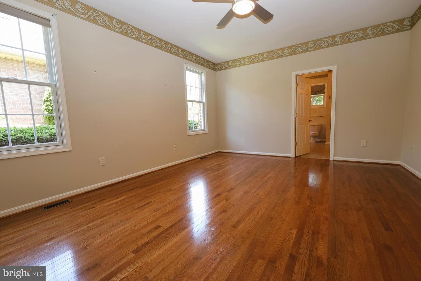 650 Trafalgar Drive photo 10