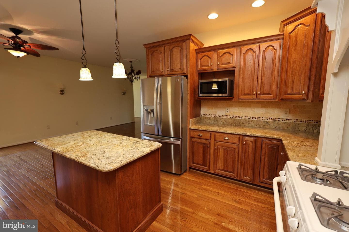 650 Trafalgar Drive photo 20