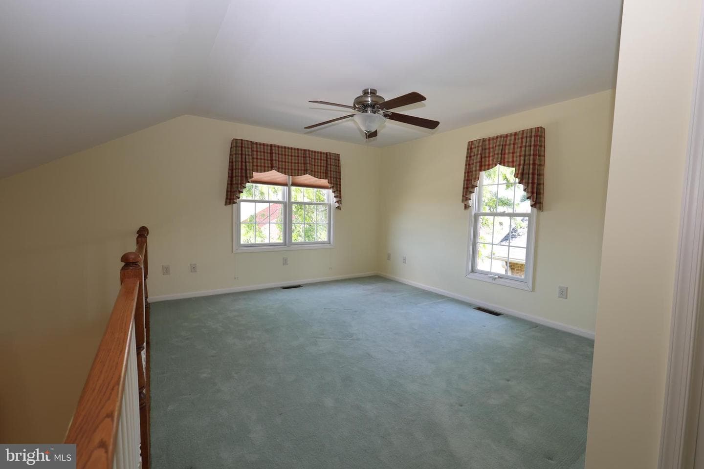650 Trafalgar Drive photo 24