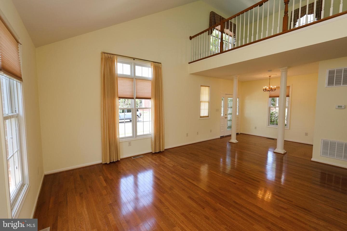 650 Trafalgar Drive photo 4