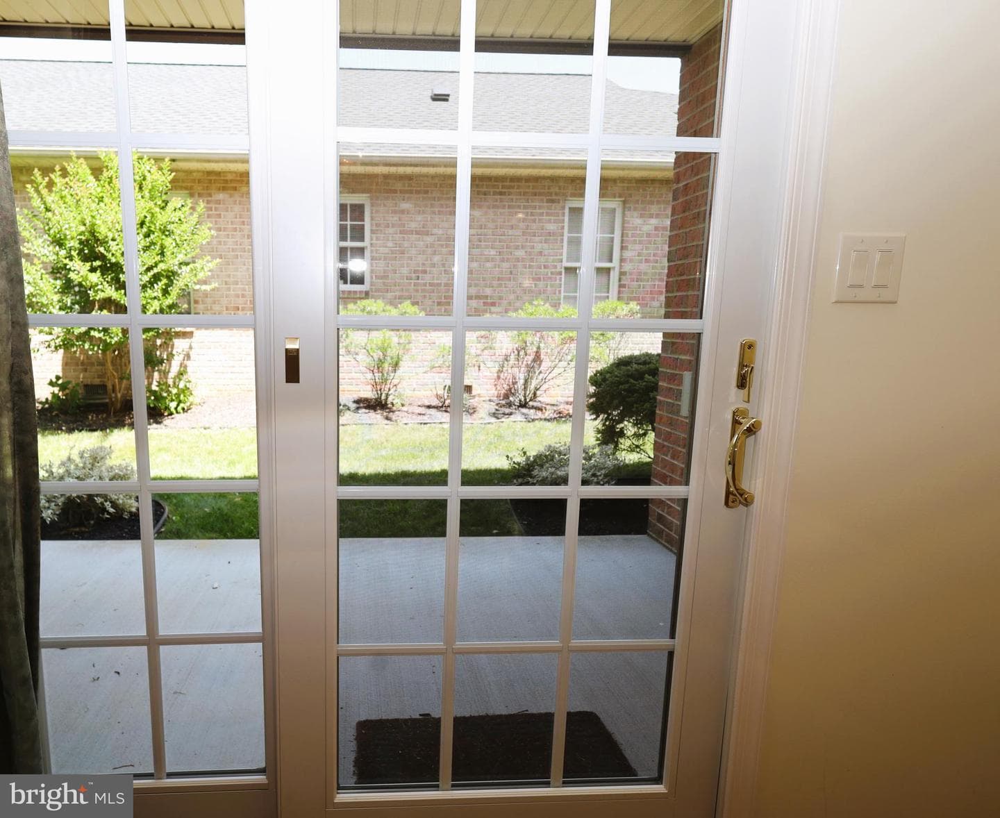 650 Trafalgar Drive photo 8