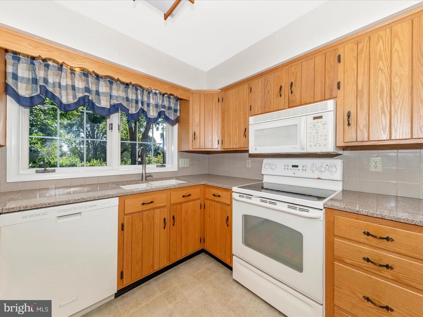 18213 Summerlin Drive photo 13