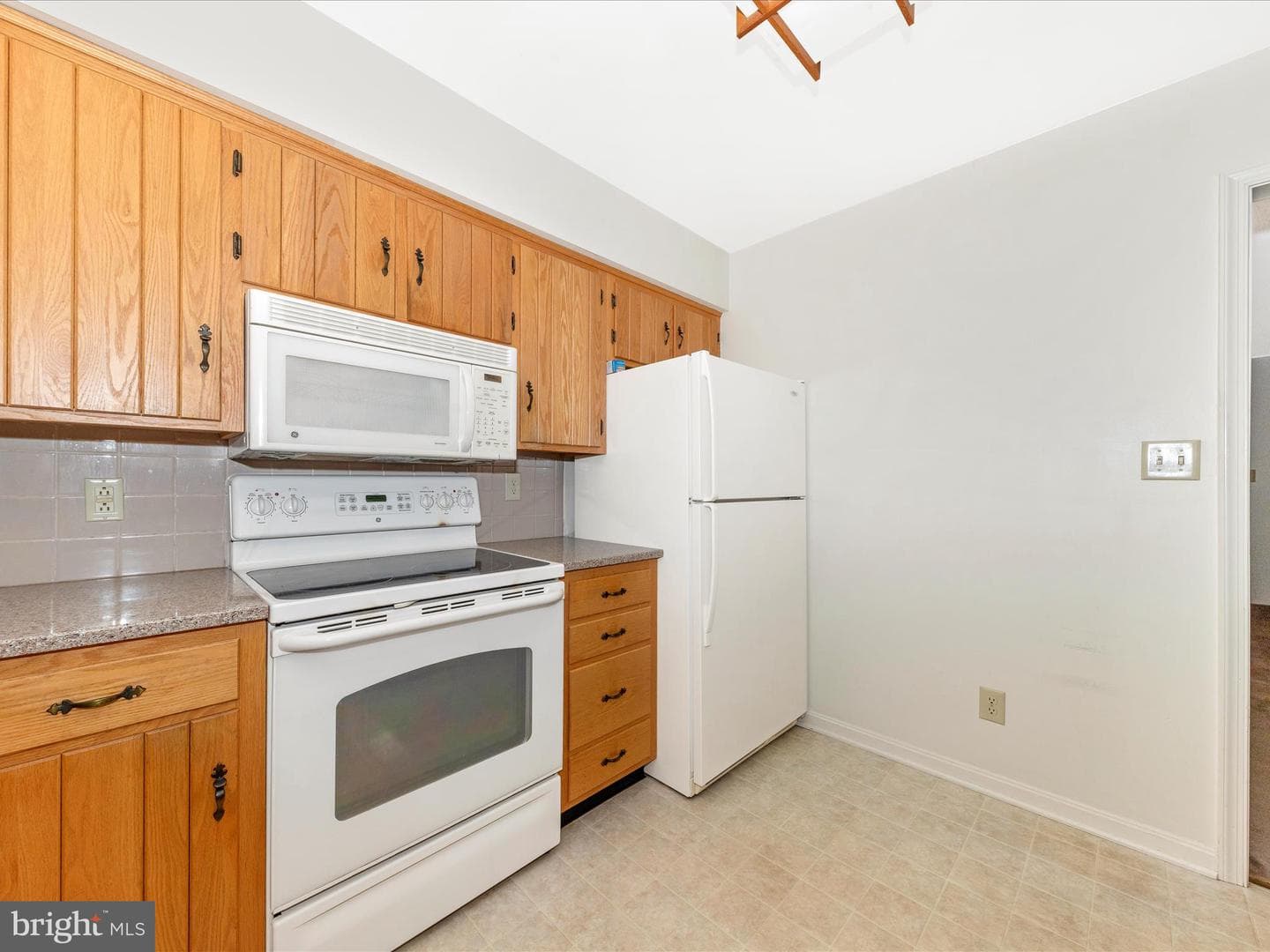 18213 Summerlin Drive photo 14