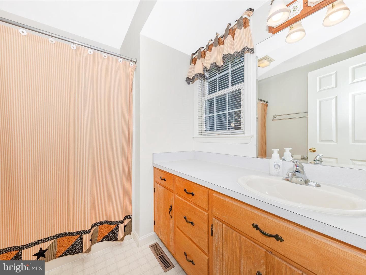 18213 Summerlin Drive photo 22