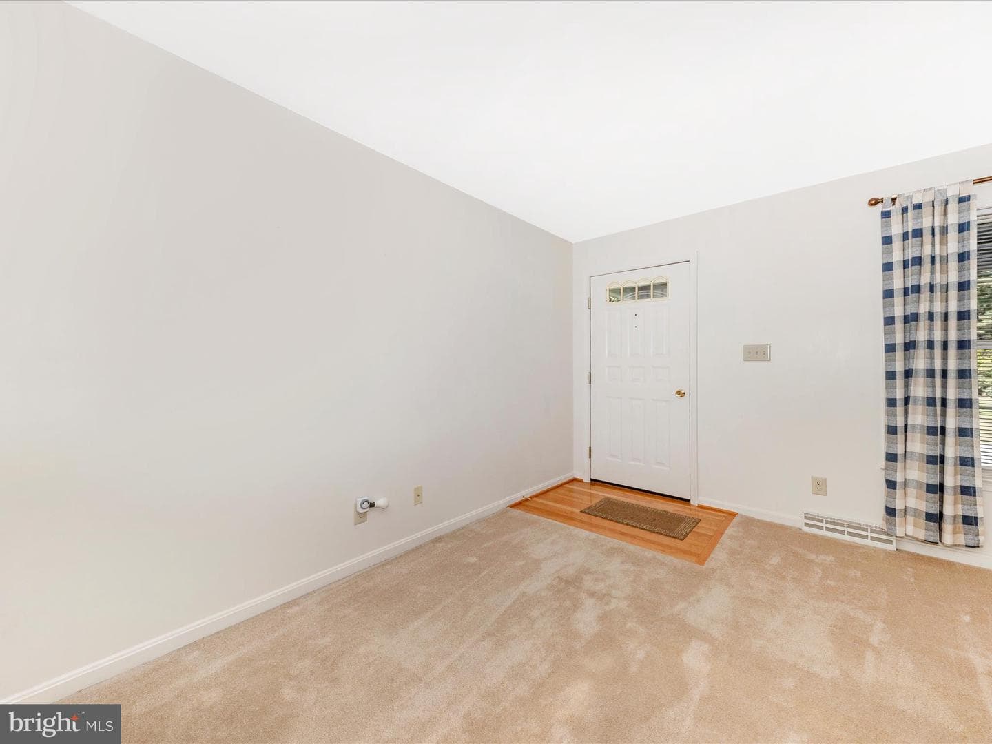 18213 Summerlin Drive photo 3
