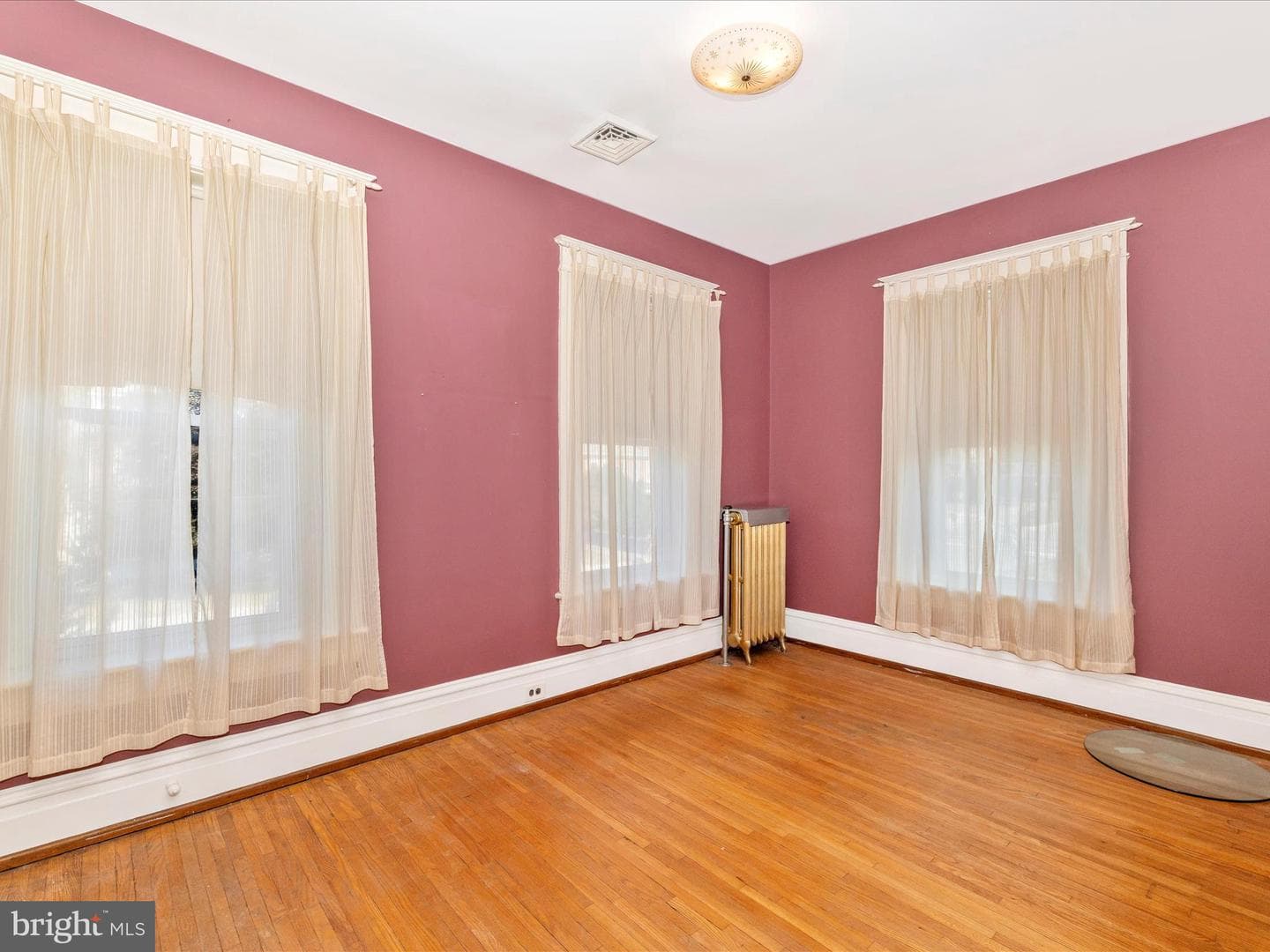 704 Oak Hill Avenue photo 32