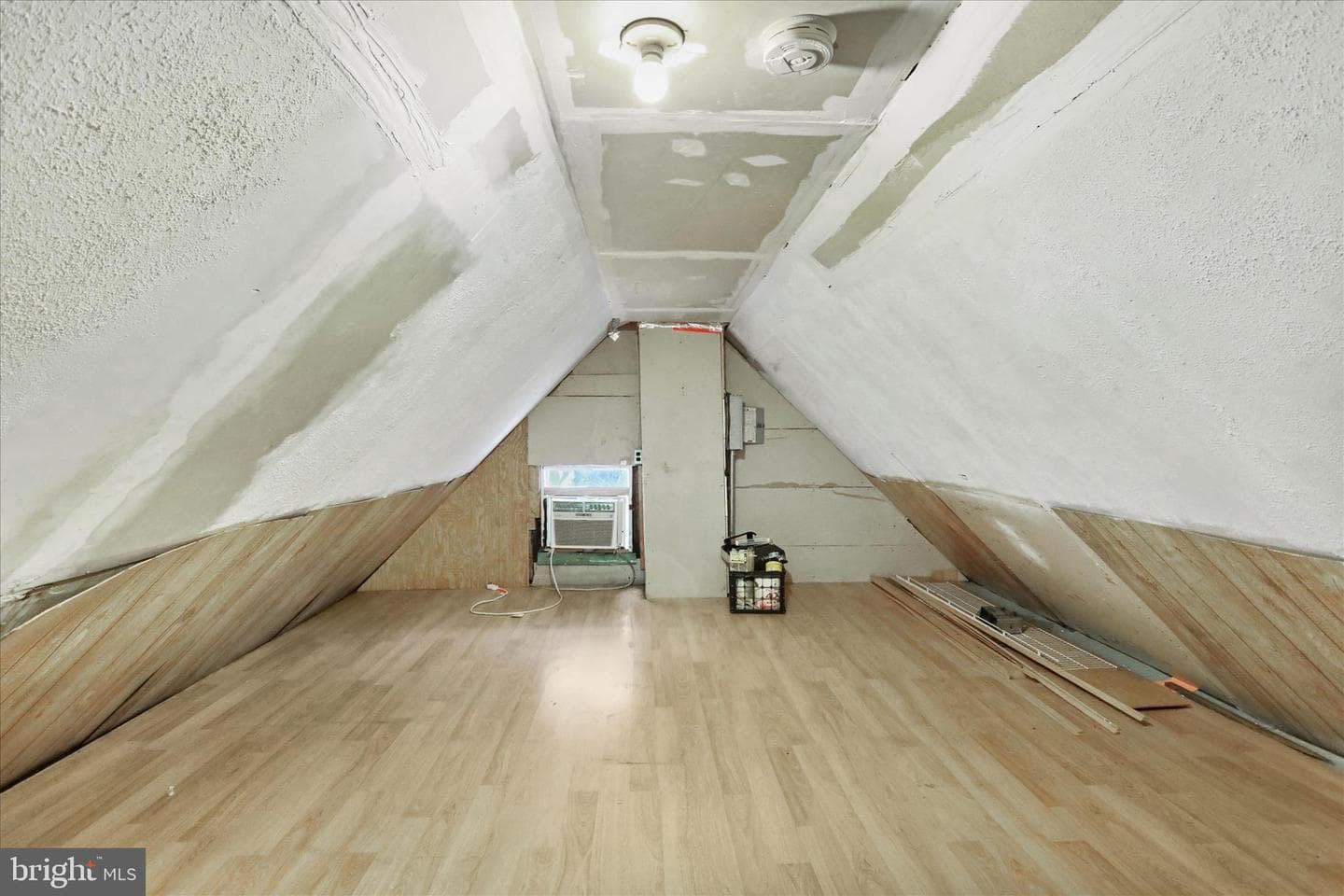 142 East Avenue photo 32