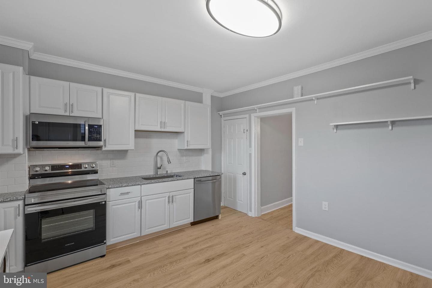 410 Summit Avenue photo 24