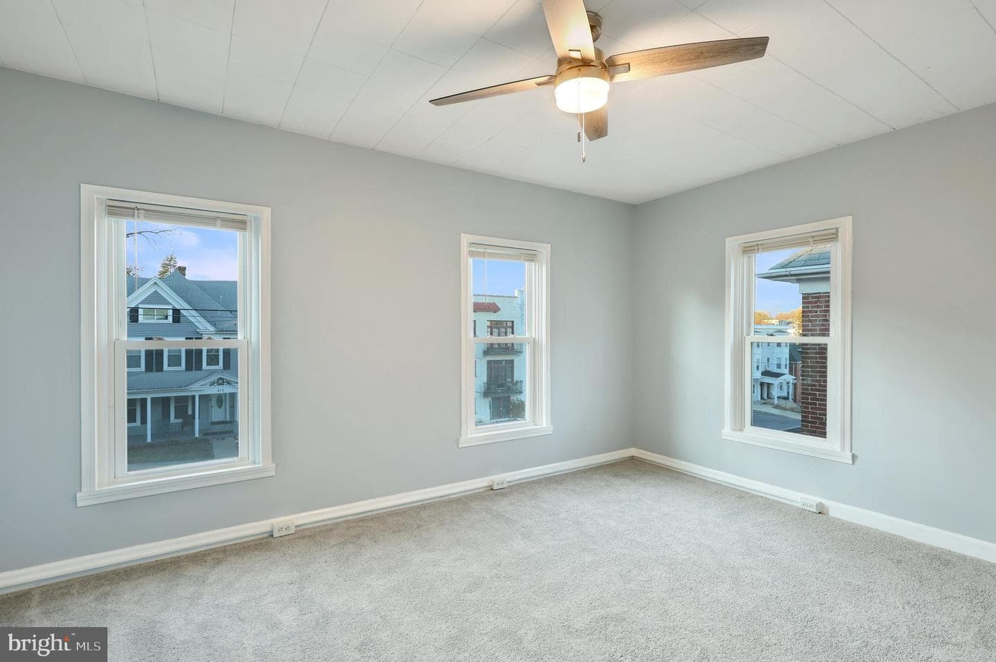 410 Summit Avenue photo 31