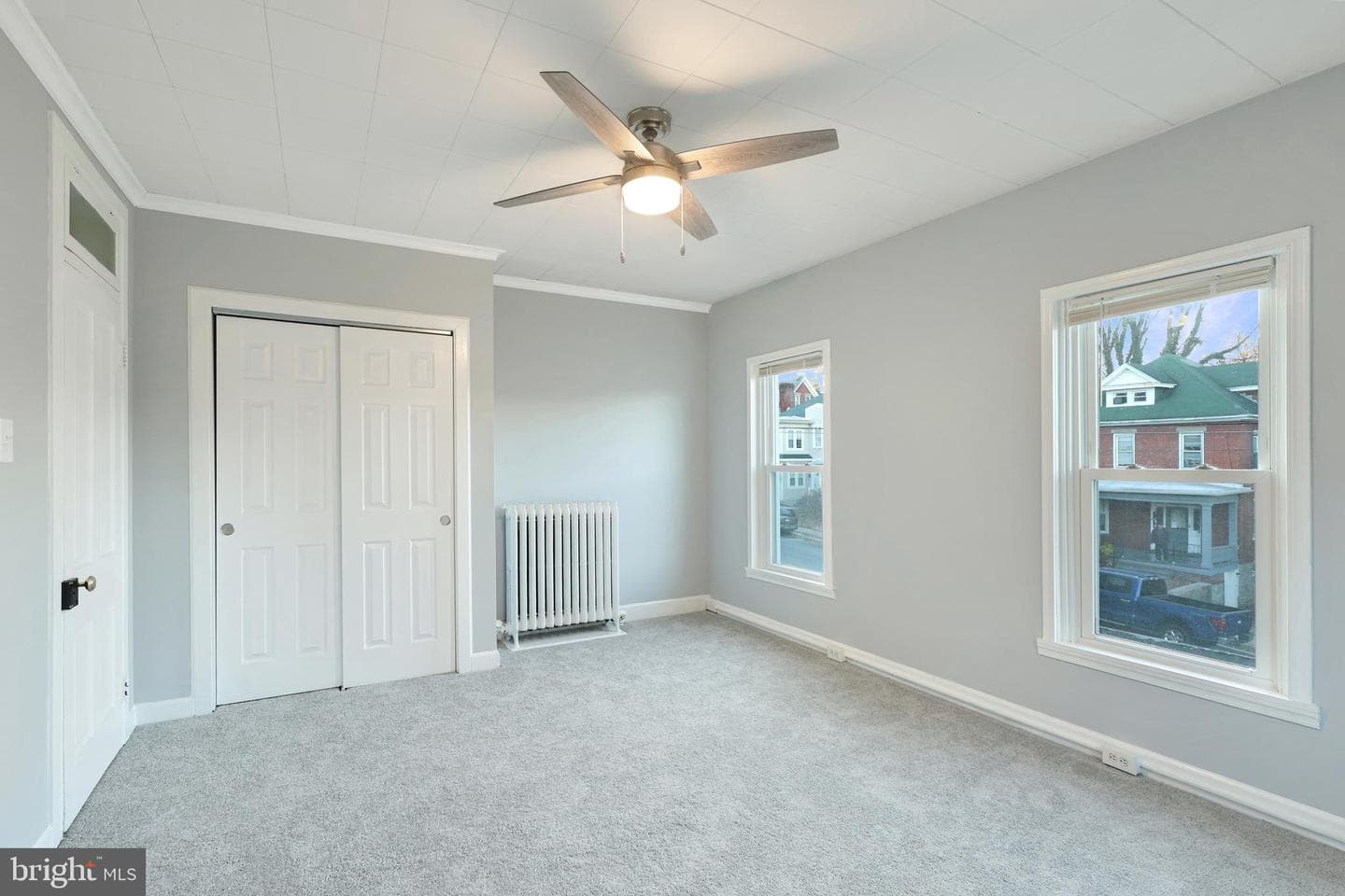 410 Summit Avenue photo 32