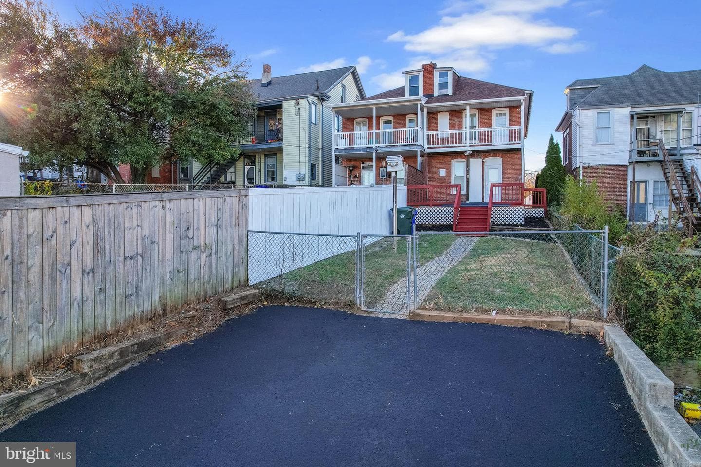 410 Summit Avenue photo 53