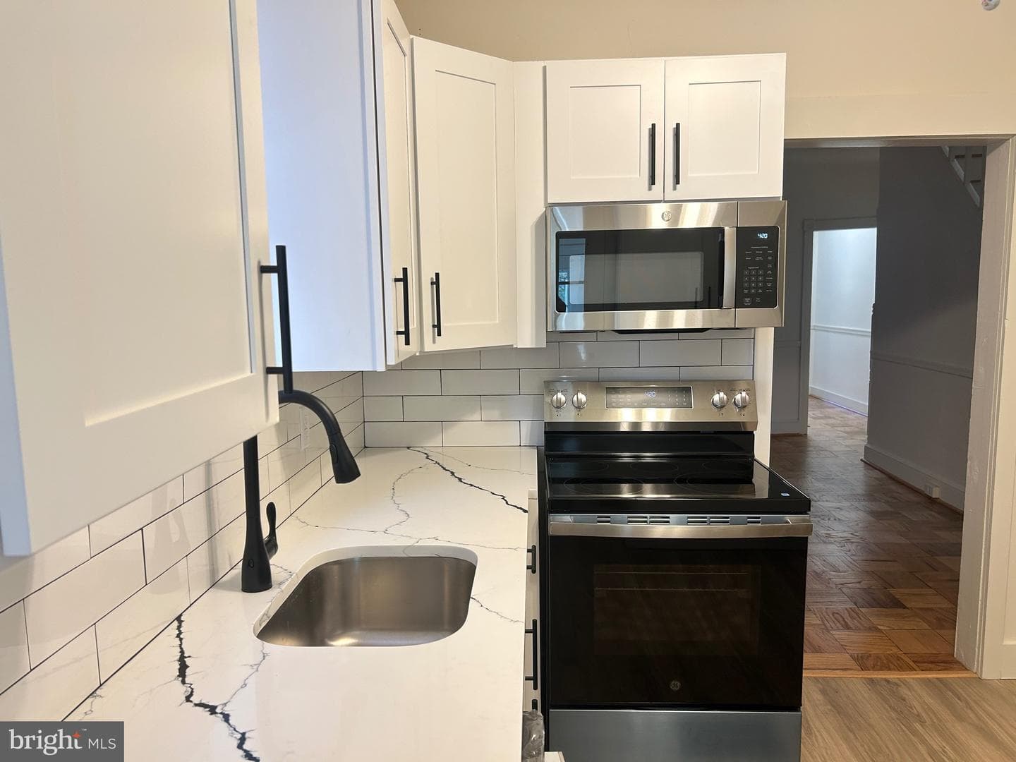 831 W Washington Street W photo 4
