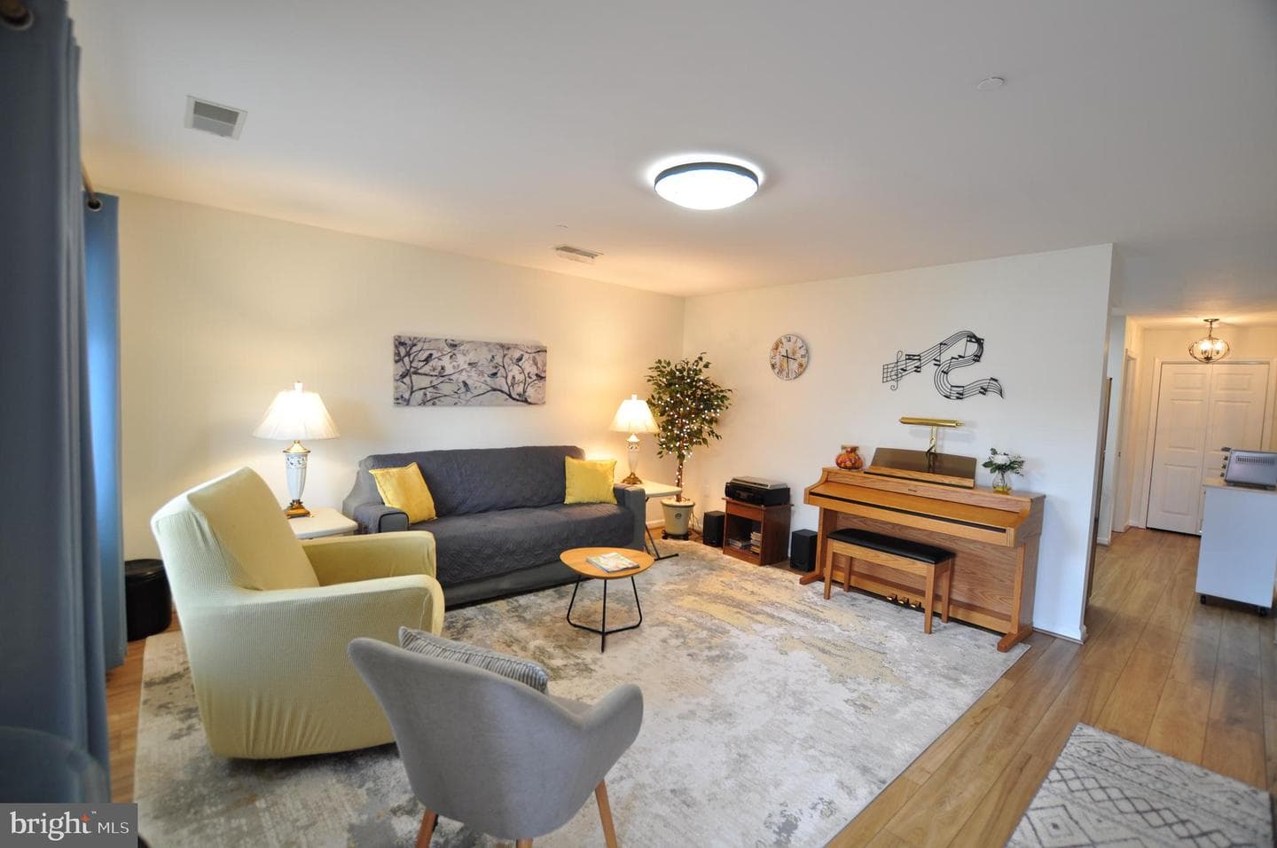 137 Sunflower Drive photo 2
