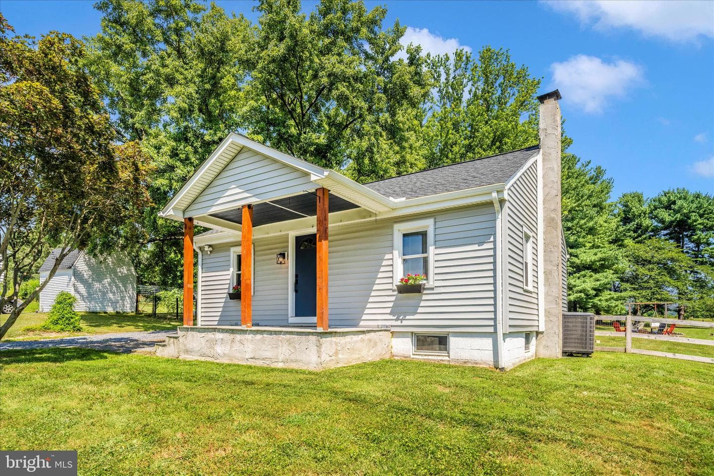 20724 Netz Road photo 2