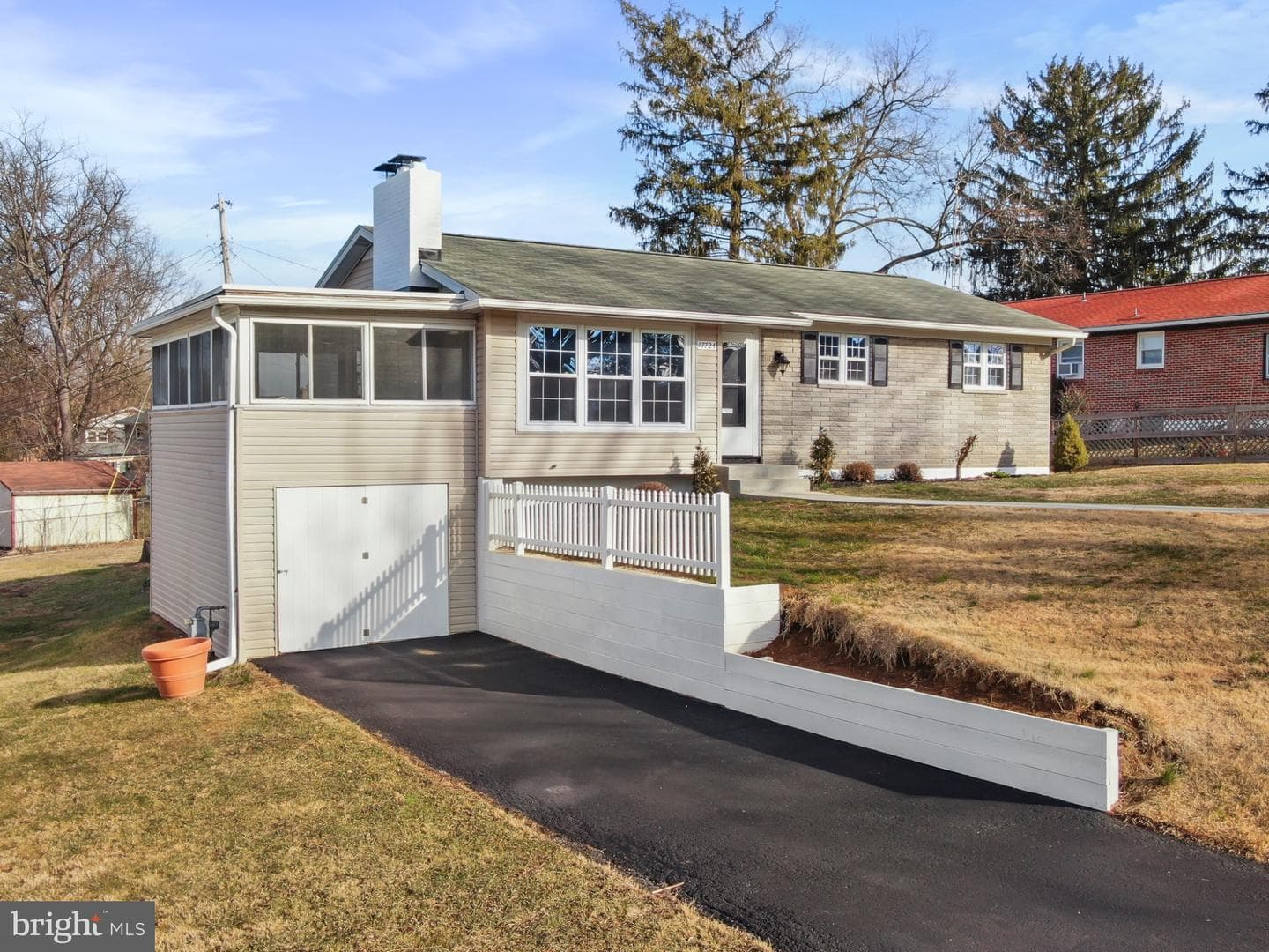 17724 Timberlane photo 2
