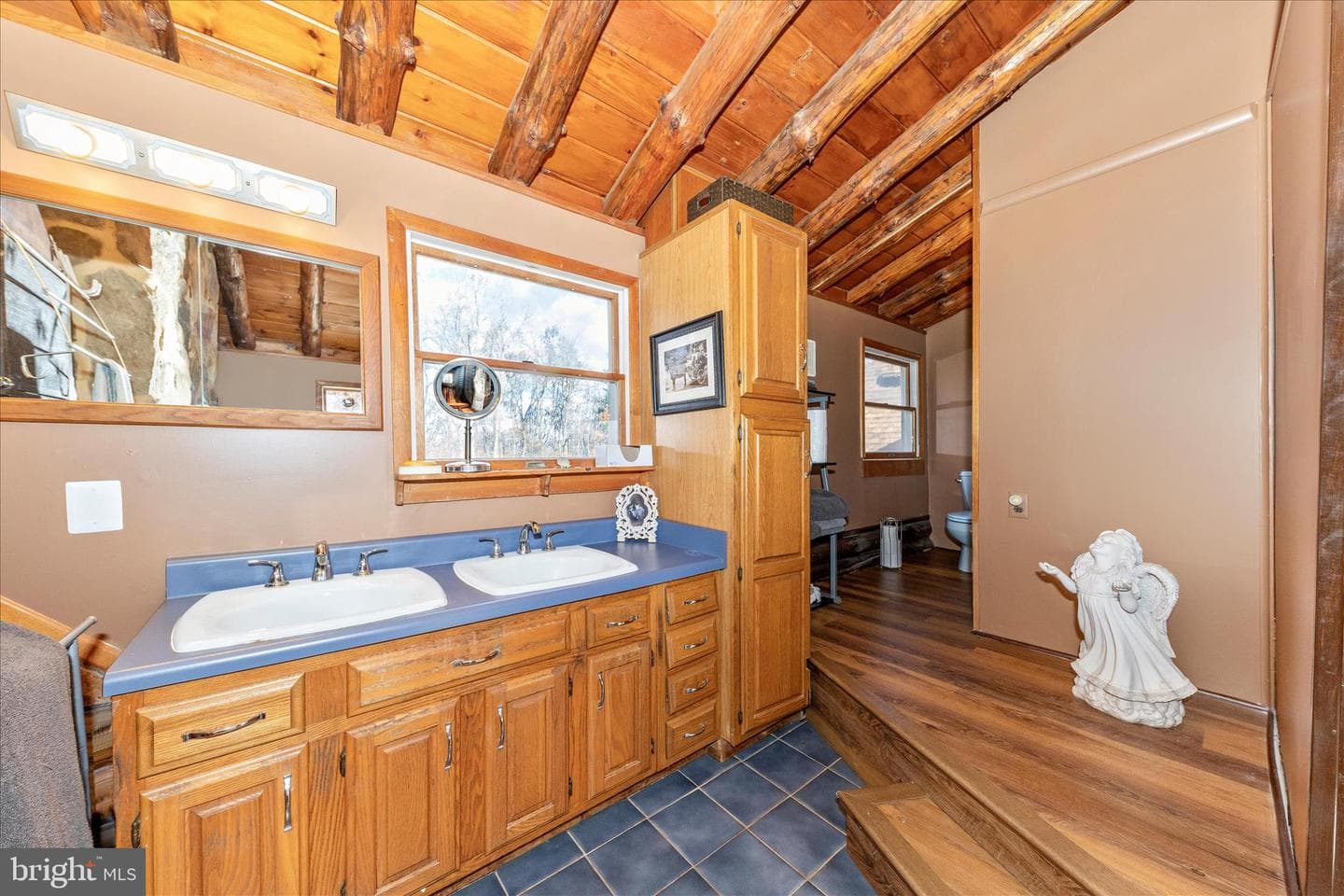 1402 Hoffmaster Road photo 25