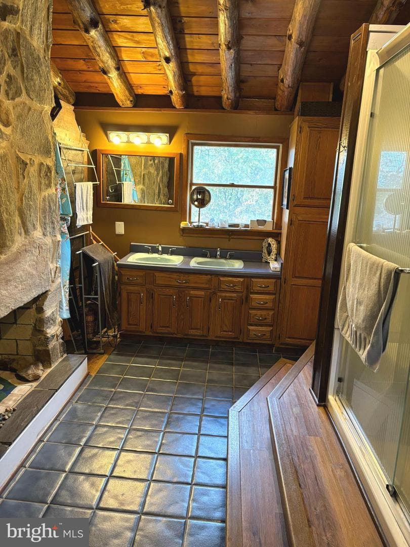1402 Hoffmaster Road photo 26