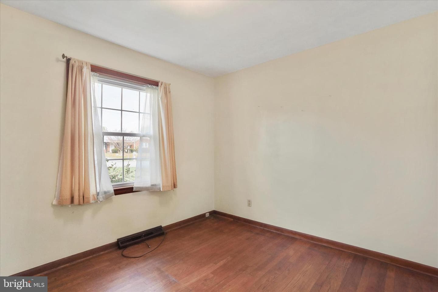 18531 Kent Avenue photo 12