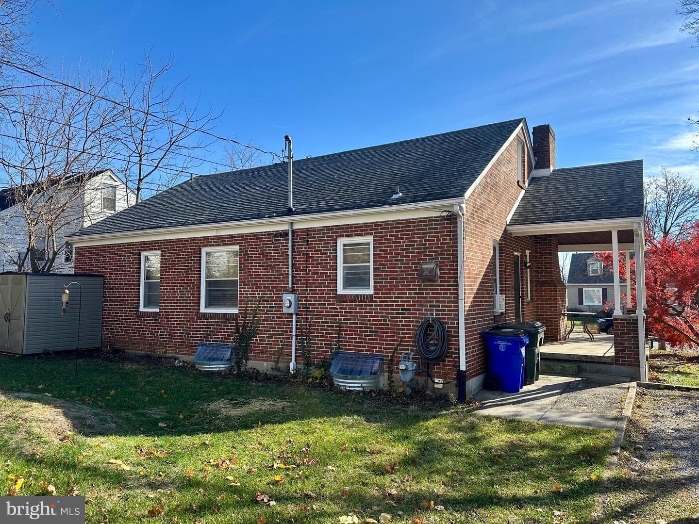 939 View Street photo 23