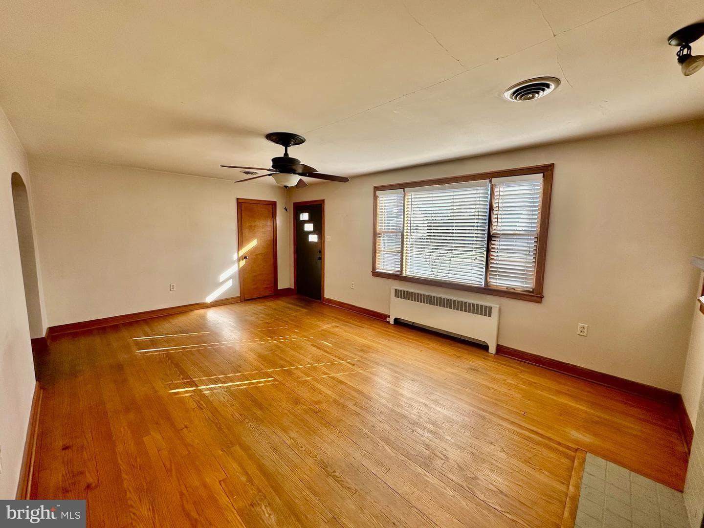 939 View Street photo 6