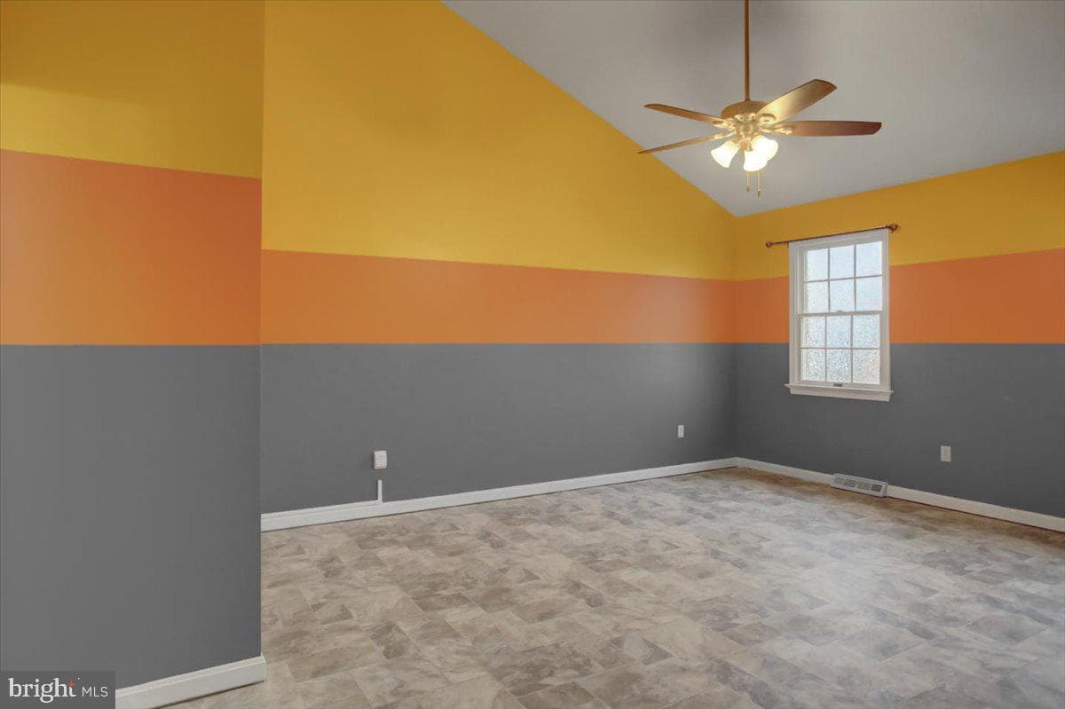 12930 Oak Hill Avenue photo 29