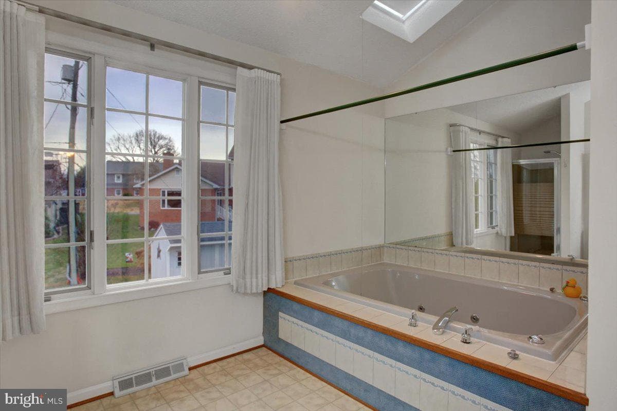 12930 Oak Hill Avenue photo 33