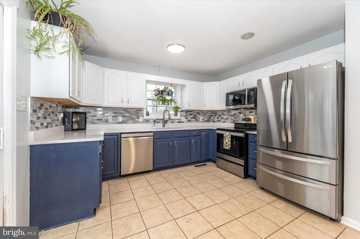 1024 Kasinof Avenue photo 11