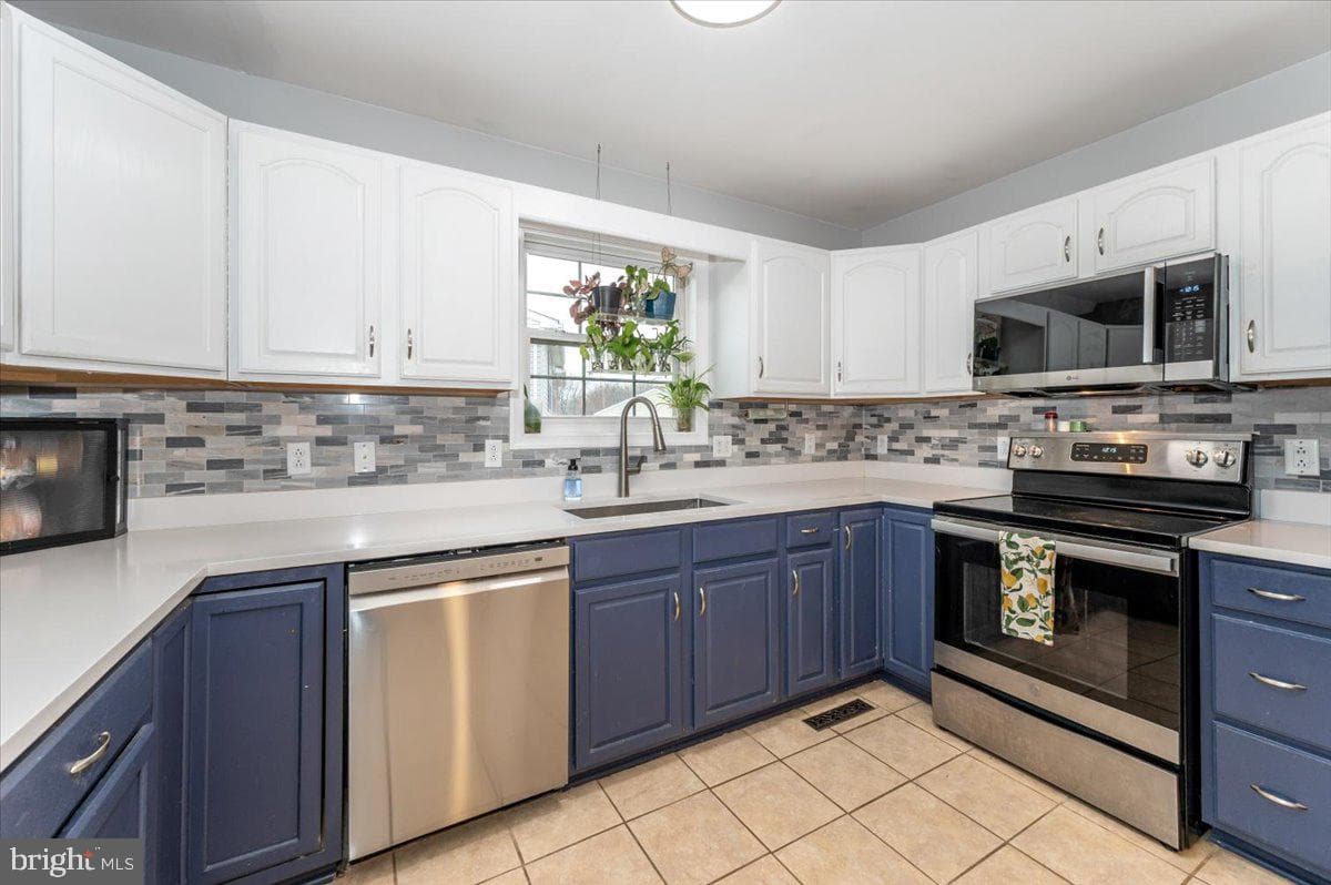 1024 Kasinof Avenue photo 12