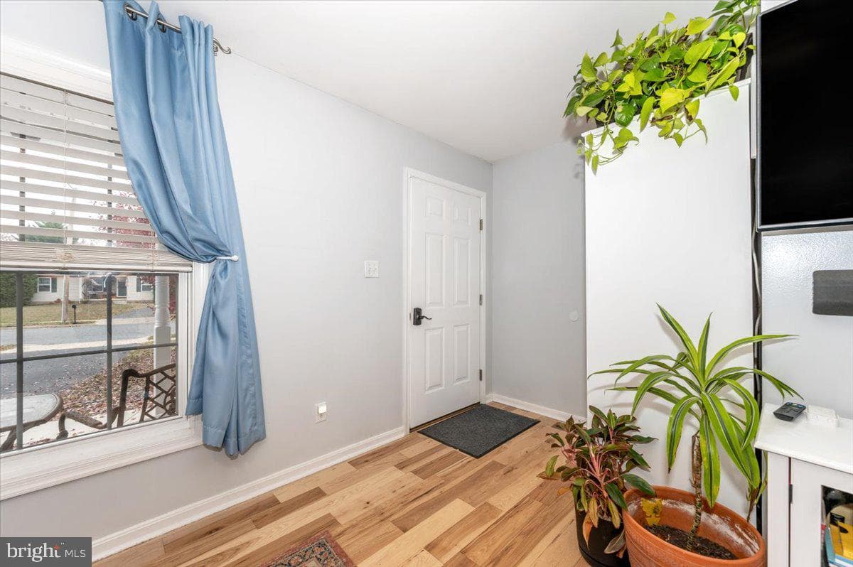 1024 Kasinof Avenue photo 4