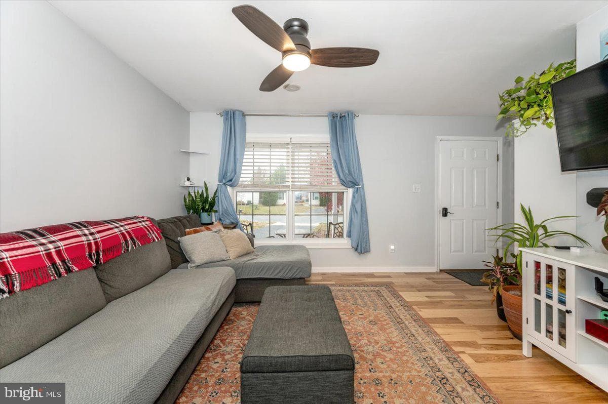 1024 Kasinof Avenue photo 6
